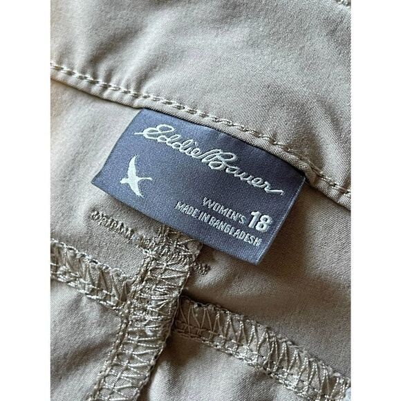 Eddie Bauer khaki Shorts Women's 18 Chino Shorts hiking, outdoor sports - Picture 8 of 11
